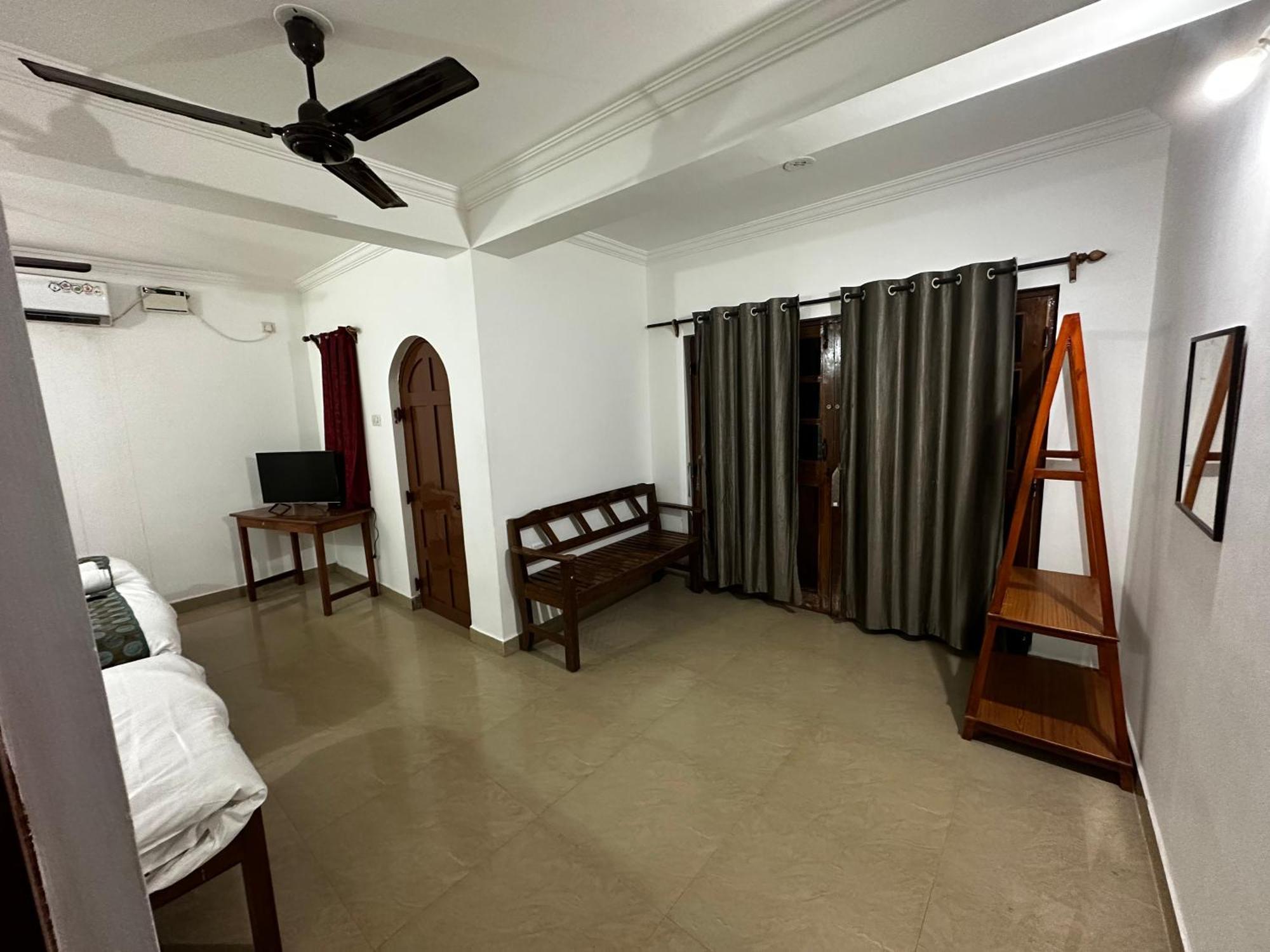 Baga Seafinity Hotel Buitenkant foto
